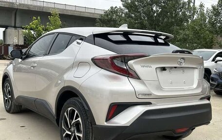 Toyota C-HR I рестайлинг, 2021 год, 2 030 000 рублей, 2 фотография
