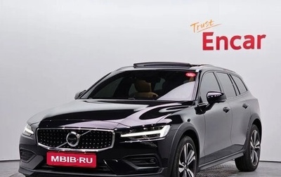 Volvo V60 Cross Country II, 2021 год, 2 990 000 рублей, 1 фотография