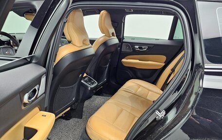 Volvo V60 Cross Country II, 2021 год, 2 990 000 рублей, 12 фотография
