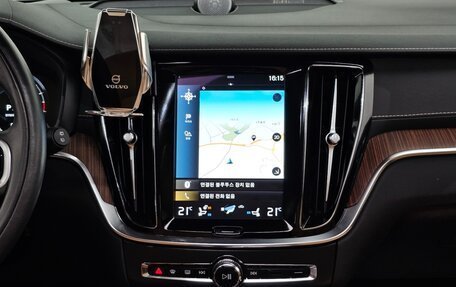 Volvo V60 Cross Country II, 2021 год, 2 990 000 рублей, 14 фотография