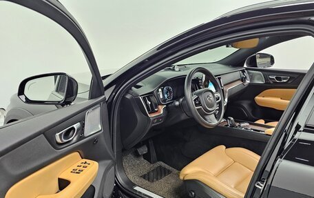 Volvo V60 Cross Country II, 2021 год, 2 990 000 рублей, 11 фотография