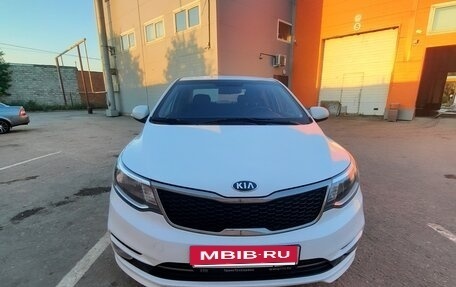 KIA Rio III рестайлинг, 2015 год, 900 000 рублей, 2 фотография