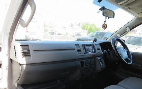 Toyota HiAce H200, 2010 год, 2 300 000 рублей, 10 фотография