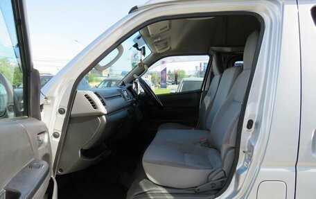 Toyota HiAce H200, 2010 год, 2 300 000 рублей, 12 фотография