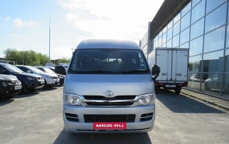 Toyota HiAce H200, 2010 год, 2 300 000 рублей, 2 фотография
