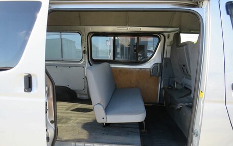 Toyota HiAce H200, 2010 год, 2 300 000 рублей, 15 фотография