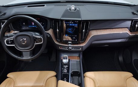 Volvo XC60 II, 2021 год, 3 050 000 рублей, 8 фотография