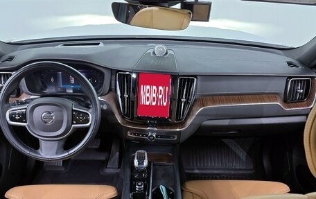 Volvo XC60 II, 2021 год, 3 960 000 рублей, 9 фотография