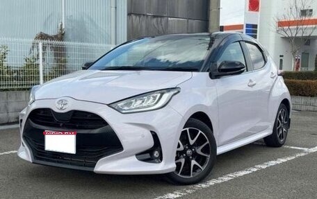 Toyota Yaris, 2022 год, 1 215 000 рублей, 1 фотография