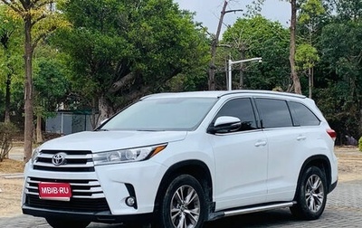 Toyota Highlander, 2022 год, 3 050 000 рублей, 1 фотография