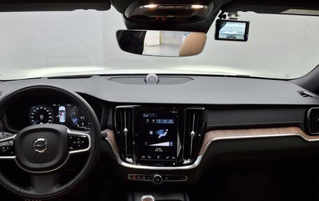 Volvo S60 III, 2021 год, 2 630 000 рублей, 6 фотография