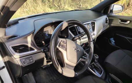 Hyundai Solaris II рестайлинг, 2017 год, 1 390 000 рублей, 14 фотография