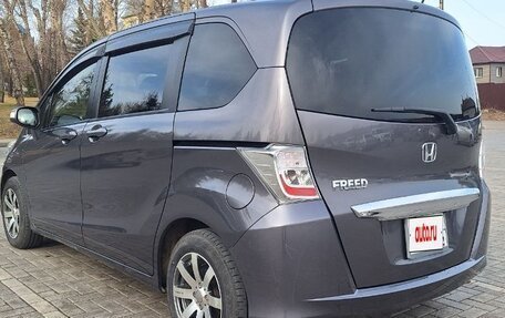 Honda Freed I, 2013 год, 1 270 000 рублей, 3 фотография