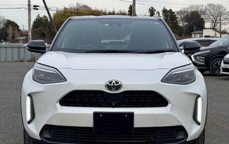 Toyota Yaris Cross, 2022 год, 1 340 000 рублей, 2 фотография