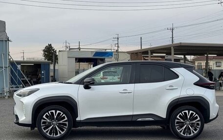 Toyota Yaris Cross, 2022 год, 1 340 000 рублей, 8 фотография