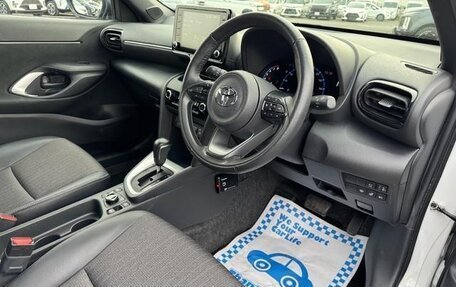 Toyota Yaris Cross, 2022 год, 1 340 000 рублей, 9 фотография