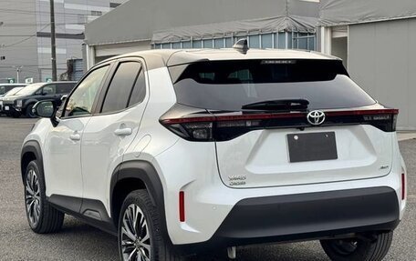Toyota Yaris Cross, 2022 год, 1 340 000 рублей, 6 фотография