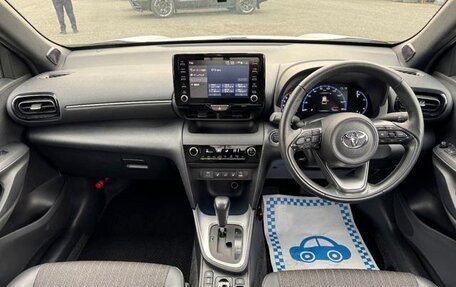 Toyota Yaris Cross, 2022 год, 1 340 000 рублей, 10 фотография