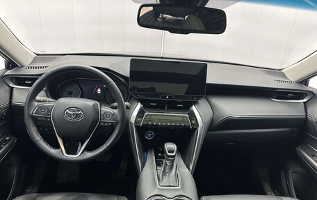 Toyota Harrier, 2022 год, 3 890 000 рублей, 3 фотография