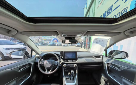 Toyota RAV4, 2022 год, 2 855 000 рублей, 5 фотография