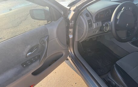 Renault Laguna II, 2001 год, 600 000 рублей, 7 фотография