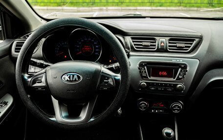 KIA Rio III рестайлинг, 2013 год, 900 000 рублей, 20 фотография