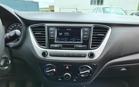 Hyundai Solaris II рестайлинг, 2017 год, 879 000 рублей, 18 фотография