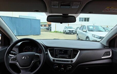 Hyundai Solaris II рестайлинг, 2017 год, 879 000 рублей, 17 фотография
