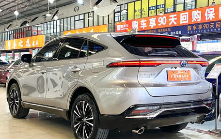 Toyota Venza, 2022 год, 4 255 000 рублей, 2 фотография