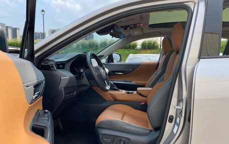 Toyota Venza, 2022 год, 4 255 000 рублей, 4 фотография
