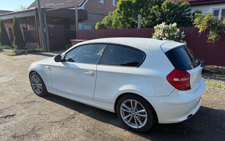 BMW 1 серия, 2011 год, 950 000 рублей, 2 фотография