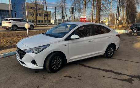 Hyundai Solaris II рестайлинг, 2021 год, 1 630 000 рублей, 3 фотография