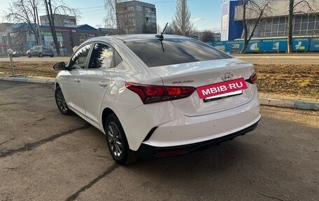 Hyundai Solaris II рестайлинг, 2021 год, 1 630 000 рублей, 4 фотография