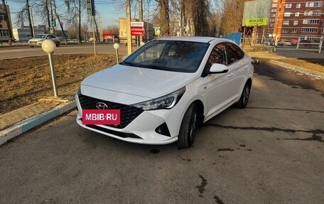 Hyundai Solaris II рестайлинг, 2021 год, 1 630 000 рублей, 2 фотография