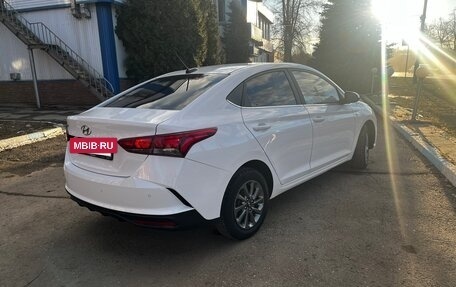 Hyundai Solaris II рестайлинг, 2021 год, 1 630 000 рублей, 5 фотография