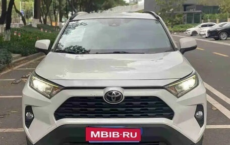 Toyota RAV4, 2022 год, 2 030 000 рублей, 3 фотография