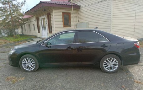 Toyota Camry, 2017 год, 2 400 000 рублей, 2 фотография