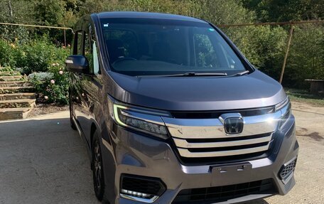 Honda Stepwgn IV, 2020 год, 2 850 000 рублей, 3 фотография