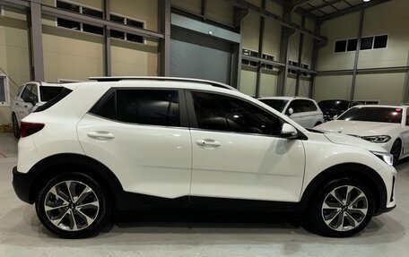 KIA Stonic, 2020 год, 1 400 000 рублей, 3 фотография