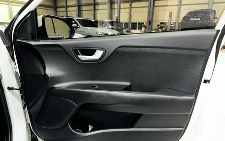 KIA Stonic, 2020 год, 1 400 000 рублей, 17 фотография