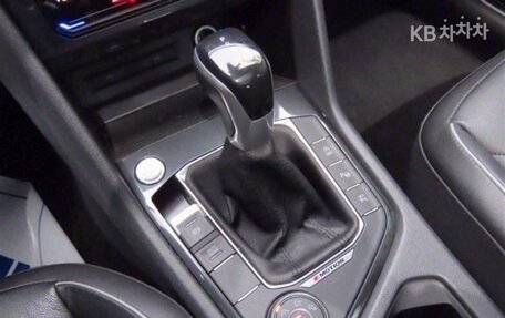 Volkswagen Tiguan II, 2021 год, 2 205 000 рублей, 6 фотография