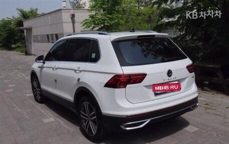 Volkswagen Tiguan II, 2021 год, 2 205 000 рублей, 4 фотография