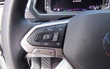 Volkswagen Tiguan II, 2021 год, 2 205 000 рублей, 15 фотография