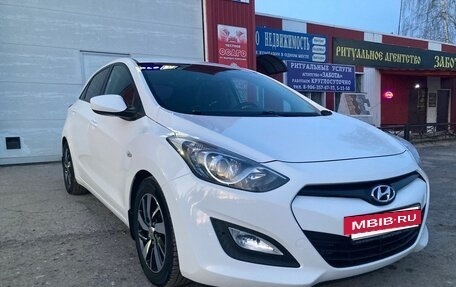 Hyundai i30 II рестайлинг, 2012 год, 920 000 рублей, 2 фотография