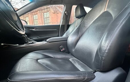 Toyota Camry, 2018 год, 2 830 000 рублей, 8 фотография