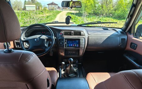 Nissan Patrol, 2002 год, 2 200 000 рублей, 25 фотография