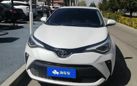 Toyota C-HR I рестайлинг, 2021 год, 1 530 000 рублей, 2 фотография