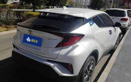 Toyota C-HR I рестайлинг, 2021 год, 1 530 000 рублей, 3 фотография