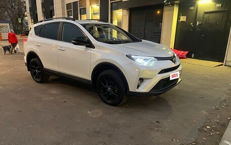 Toyota RAV4, 2018 год, 2 900 000 рублей, 8 фотография