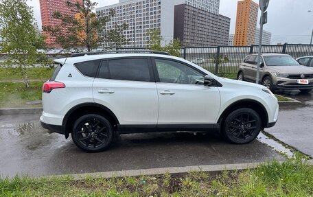 Toyota RAV4, 2018 год, 2 900 000 рублей, 4 фотография